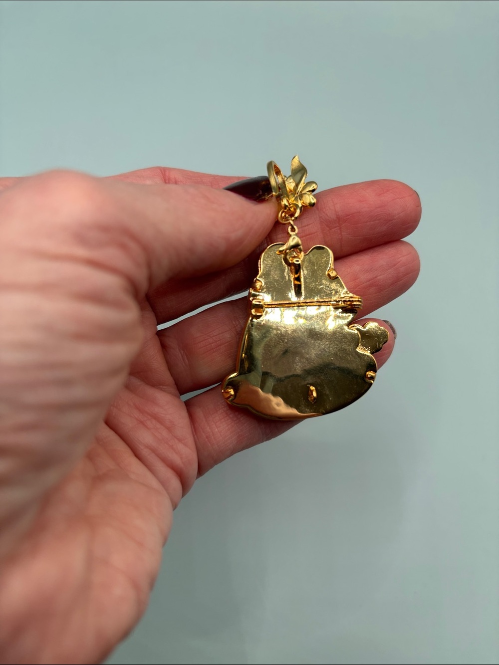Panda Embroidered, Fur and Gold Piping Pendant with Pearl and Blue Wave Detail - Picture 8 of 8
